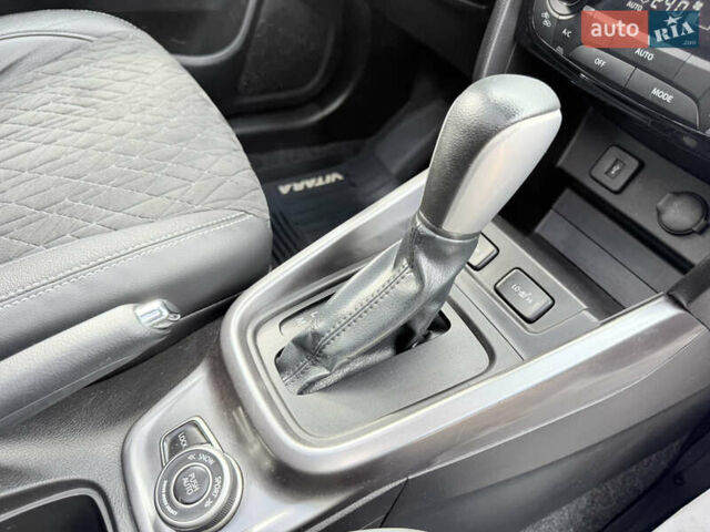 Желтый Сузуки Витара, объемом двигателя 1.37 л и пробегом 141 тыс. км за 17800 $, фото 18 на Automoto.ua