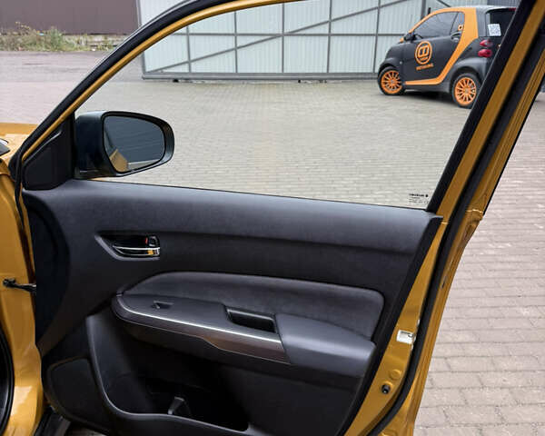 Желтый Сузуки Витара, объемом двигателя 1.4 л и пробегом 96 тыс. км за 19000 $, фото 52 на Automoto.ua