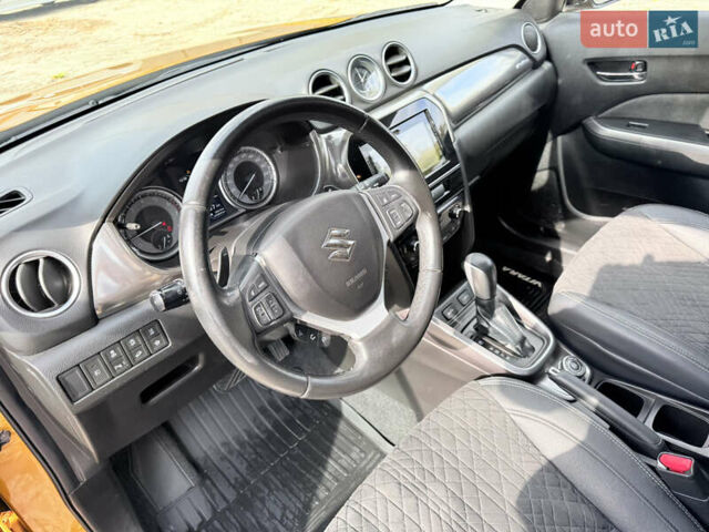 Желтый Сузуки Витара, объемом двигателя 1.37 л и пробегом 141 тыс. км за 17800 $, фото 55 на Automoto.ua