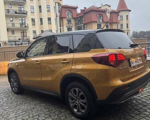 Желтый Сузуки Витара, объемом двигателя 1.59 л и пробегом 29 тыс. км за 19800 $, фото 7 на Automoto.ua