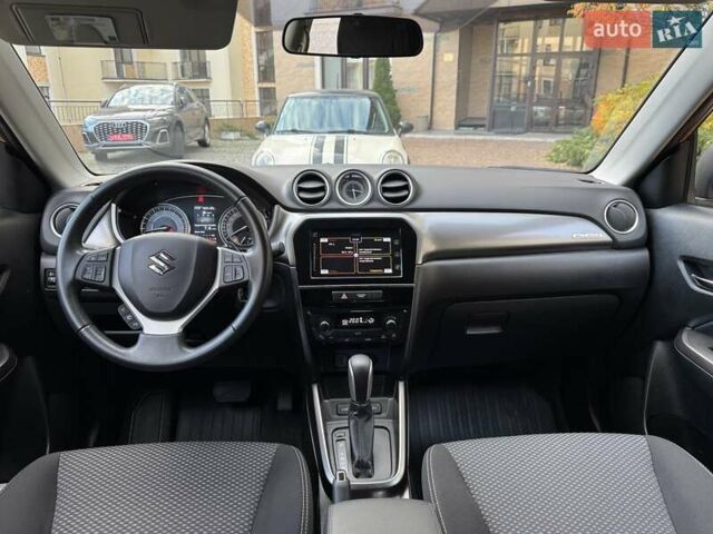 Жовтий Сузукі Вітара, об'ємом двигуна 1.59 л та пробігом 29 тис. км за 20500 $, фото 29 на Automoto.ua