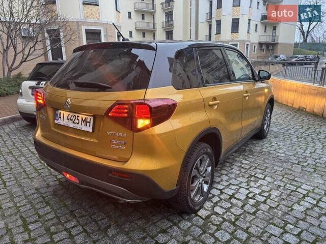 Желтый Сузуки Витара, объемом двигателя 1.59 л и пробегом 29 тыс. км за 19800 $, фото 4 на Automoto.ua