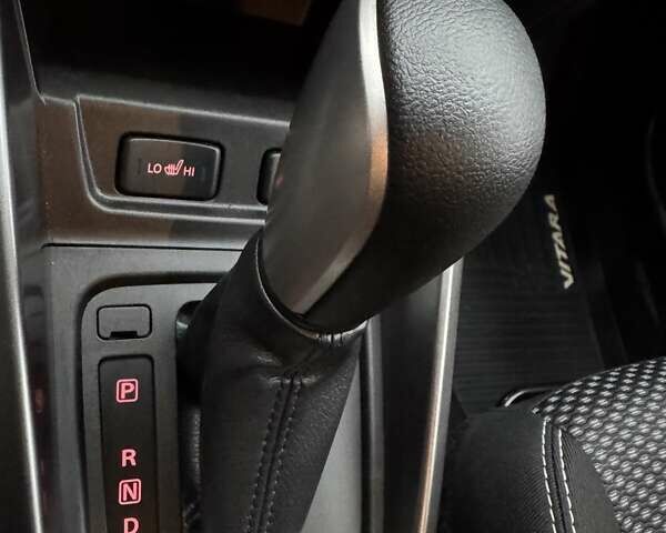 Желтый Сузуки Витара, объемом двигателя 1.59 л и пробегом 29 тыс. км за 19800 $, фото 20 на Automoto.ua