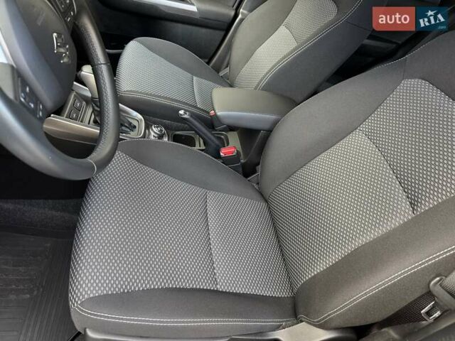 Жовтий Сузукі Вітара, об'ємом двигуна 1.59 л та пробігом 29 тис. км за 20500 $, фото 16 на Automoto.ua