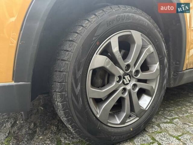 Желтый Сузуки Витара, объемом двигателя 1.59 л и пробегом 29 тыс. км за 19800 $, фото 9 на Automoto.ua