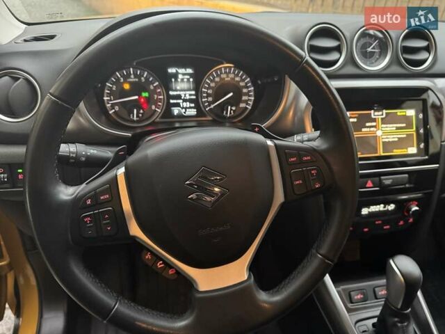 Желтый Сузуки Витара, объемом двигателя 1.59 л и пробегом 29 тыс. км за 19800 $, фото 22 на Automoto.ua