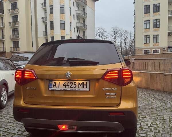 Желтый Сузуки Витара, объемом двигателя 1.59 л и пробегом 29 тыс. км за 19800 $, фото 5 на Automoto.ua