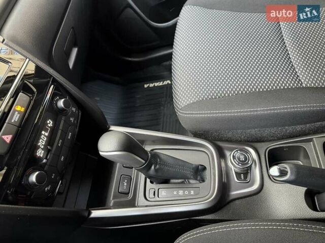 Жовтий Сузукі Вітара, об'ємом двигуна 1.59 л та пробігом 29 тис. км за 20500 $, фото 19 на Automoto.ua