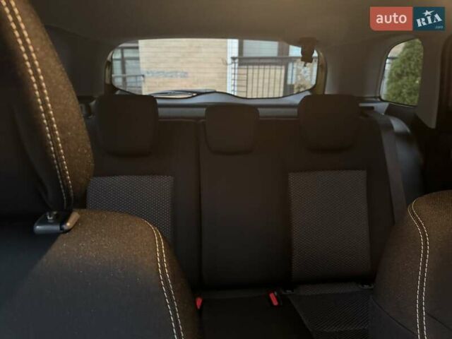 Желтый Сузуки Витара, объемом двигателя 1.59 л и пробегом 29 тыс. км за 19800 $, фото 17 на Automoto.ua