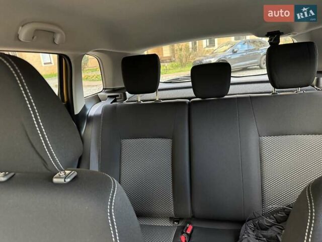 Жовтий Сузукі Вітара, об'ємом двигуна 1.59 л та пробігом 29 тис. км за 20500 $, фото 26 на Automoto.ua