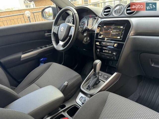 Жовтий Сузукі Вітара, об'ємом двигуна 1.59 л та пробігом 29 тис. км за 20500 $, фото 32 на Automoto.ua