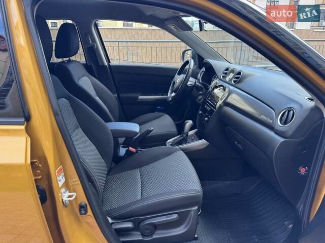 Желтый Сузуки Витара, объемом двигателя 1.59 л и пробегом 29 тыс. км за 19800 $, фото 16 на Automoto.ua