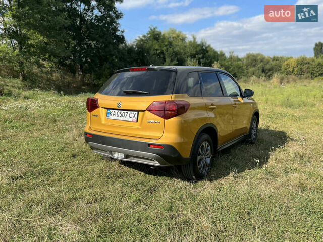 Желтый Сузуки Витара, объемом двигателя 1.6 л и пробегом 20 тыс. км за 18900 $, фото 6 на Automoto.ua