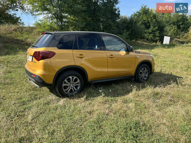 Желтый Сузуки Витара, объемом двигателя 1.6 л и пробегом 20 тыс. км за 18900 $, фото 7 на Automoto.ua