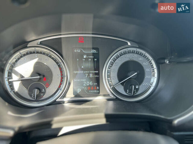 Желтый Сузуки Витара, объемом двигателя 1.6 л и пробегом 20 тыс. км за 18900 $, фото 12 на Automoto.ua