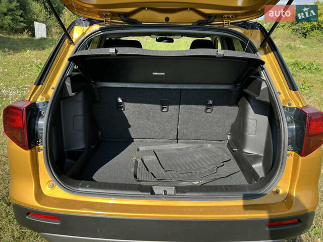 Желтый Сузуки Витара, объемом двигателя 1.6 л и пробегом 20 тыс. км за 18900 $, фото 8 на Automoto.ua