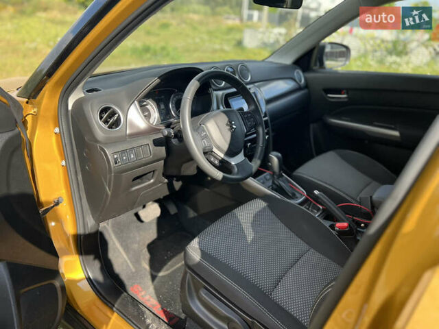 Желтый Сузуки Витара, объемом двигателя 1.6 л и пробегом 20 тыс. км за 18900 $, фото 11 на Automoto.ua