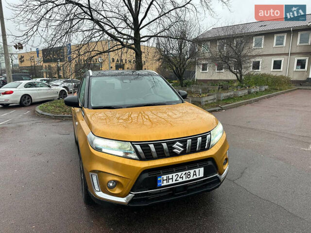 Желтый Сузуки Витара, объемом двигателя 1.37 л и пробегом 1 тыс. км за 19990 $, фото 8 на Automoto.ua