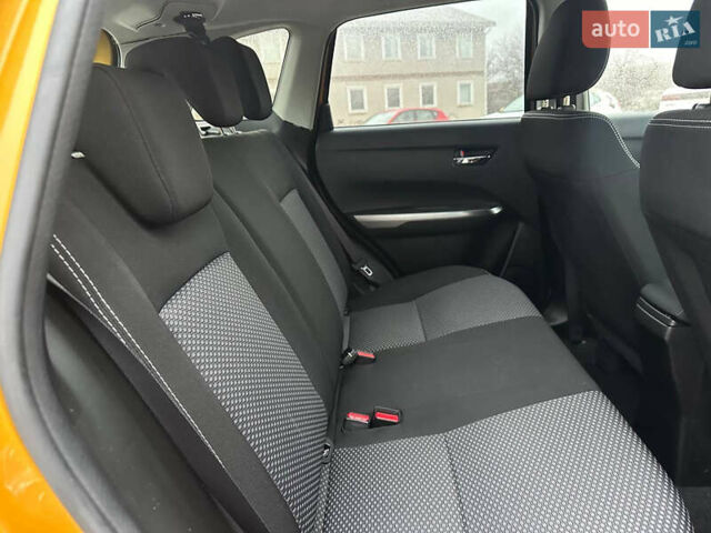 Желтый Сузуки Витара, объемом двигателя 1.37 л и пробегом 1 тыс. км за 19990 $, фото 31 на Automoto.ua