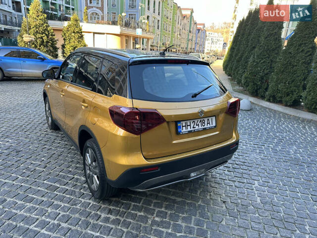 Желтый Сузуки Витара, объемом двигателя 1.37 л и пробегом 1 тыс. км за 17900 $, фото 5 на Automoto.ua