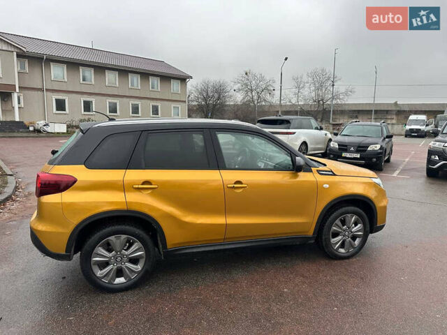 Желтый Сузуки Витара, объемом двигателя 1.37 л и пробегом 1 тыс. км за 19990 $, фото 6 на Automoto.ua
