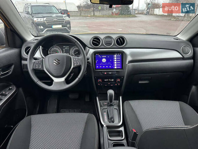 Желтый Сузуки Витара, объемом двигателя 1.37 л и пробегом 1 тыс. км за 19990 $, фото 26 на Automoto.ua