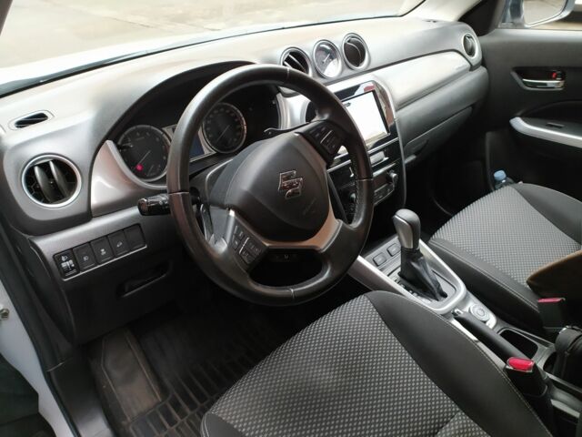 Серый Сузуки Витара, объемом двигателя 1.6 л и пробегом 89 тыс. км за 12000 $, фото 4 на Automoto.ua