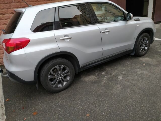 Серый Сузуки Витара, объемом двигателя 1.6 л и пробегом 89 тыс. км за 12000 $, фото 2 на Automoto.ua