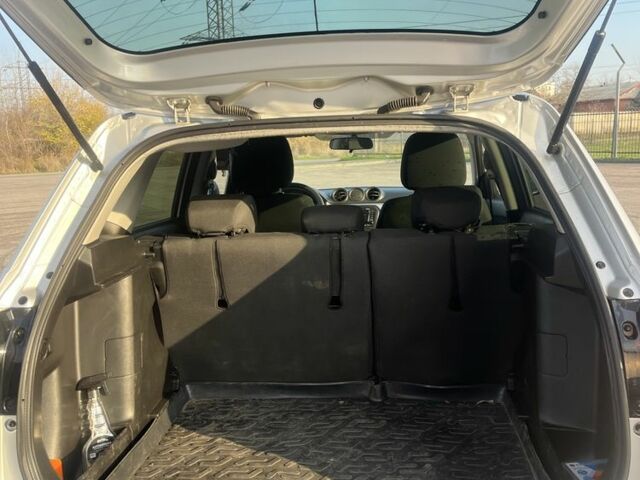 Серый Сузуки Витара, объемом двигателя 1.6 л и пробегом 200 тыс. км за 14000 $, фото 3 на Automoto.ua