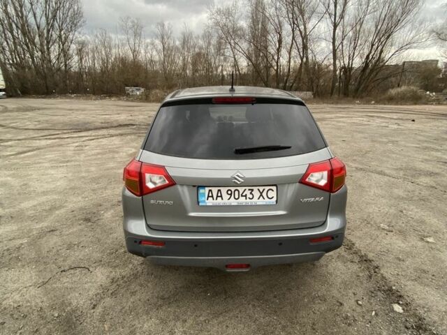 Серый Сузуки Витара, объемом двигателя 1.6 л и пробегом 174 тыс. км за 15000 $, фото 3 на Automoto.ua