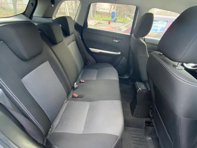 Серый Сузуки Витара, объемом двигателя 1.6 л и пробегом 174 тыс. км за 15000 $, фото 7 на Automoto.ua