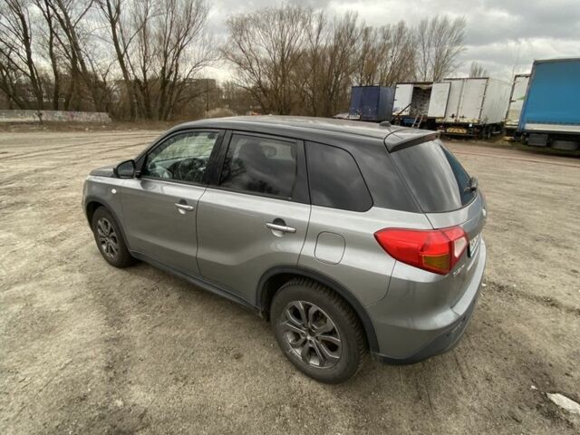 Серый Сузуки Витара, объемом двигателя 1.6 л и пробегом 174 тыс. км за 15000 $, фото 2 на Automoto.ua