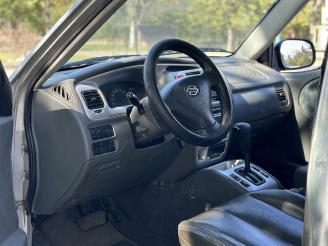 Серый Сузуки Витара, объемом двигателя 2 л и пробегом 190 тыс. км за 5500 $, фото 7 на Automoto.ua