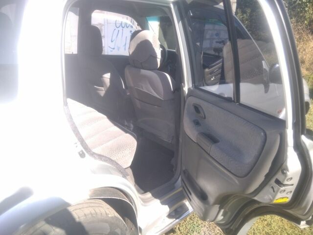 Серый Сузуки Витара, объемом двигателя 2.5 л и пробегом 270 тыс. км за 6300 $, фото 4 на Automoto.ua