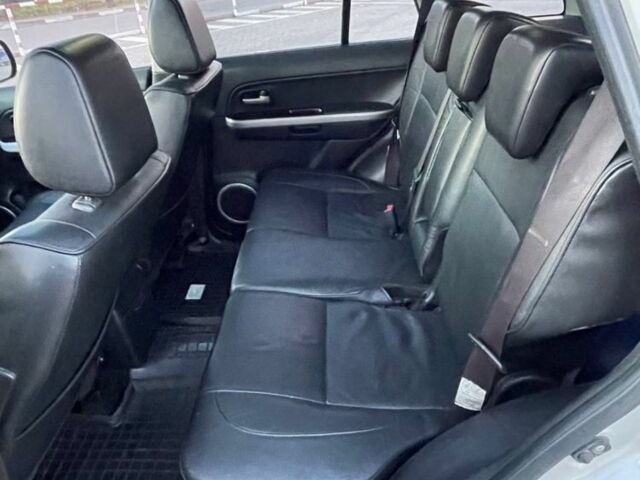 Серый Сузуки Витара, объемом двигателя 2 л и пробегом 230 тыс. км за 6350 $, фото 12 на Automoto.ua