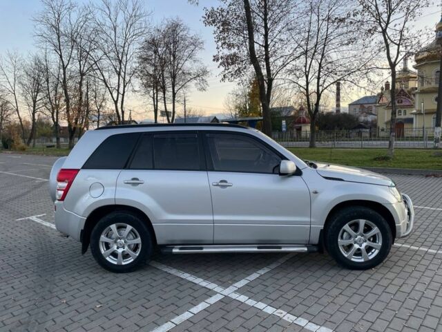 Серый Сузуки Витара, объемом двигателя 2 л и пробегом 230 тыс. км за 6350 $, фото 2 на Automoto.ua