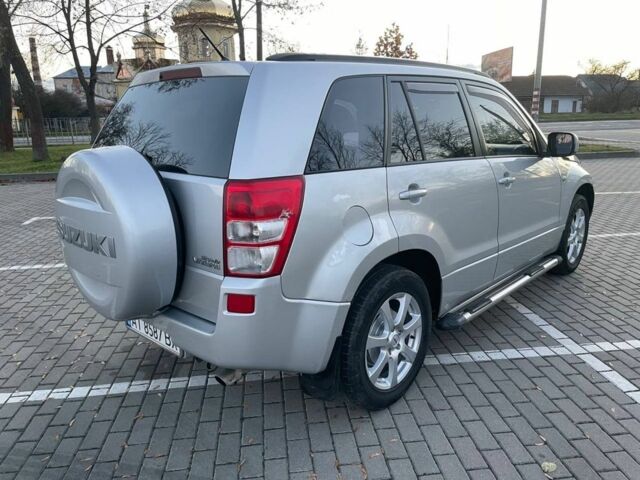 Серый Сузуки Витара, объемом двигателя 2 л и пробегом 230 тыс. км за 6350 $, фото 4 на Automoto.ua