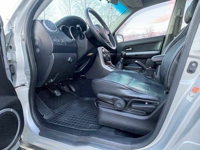 Серый Сузуки Витара, объемом двигателя 2 л и пробегом 230 тыс. км за 6350 $, фото 13 на Automoto.ua