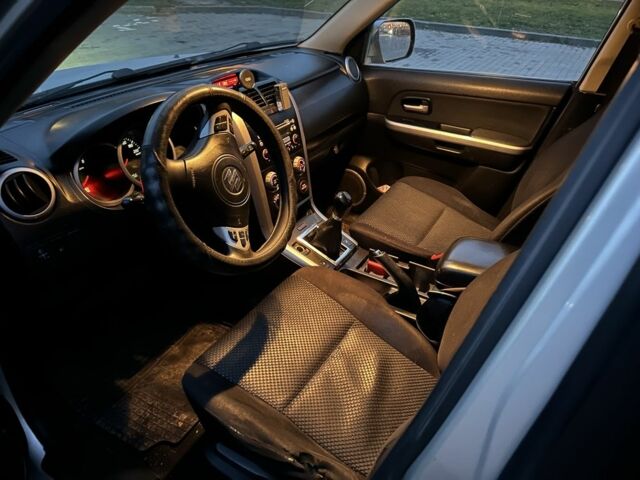 Сірий Сузукі Вітара, об'ємом двигуна 0 л та пробігом 250 тис. км за 3350 $, фото 7 на Automoto.ua