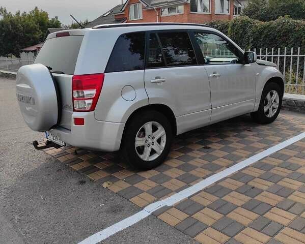 Сірий Сузукі Вітара, об'ємом двигуна 2 л та пробігом 261 тис. км за 8000 $, фото 17 на Automoto.ua