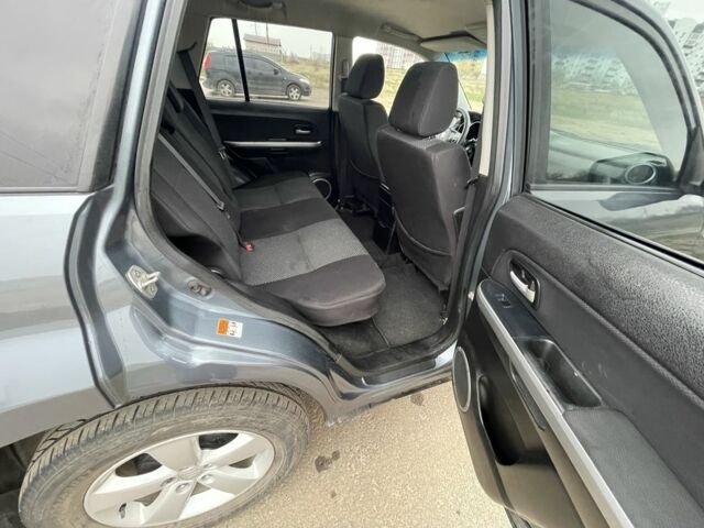 Серый Сузуки Витара, объемом двигателя 2 л и пробегом 218 тыс. км за 6900 $, фото 15 на Automoto.ua