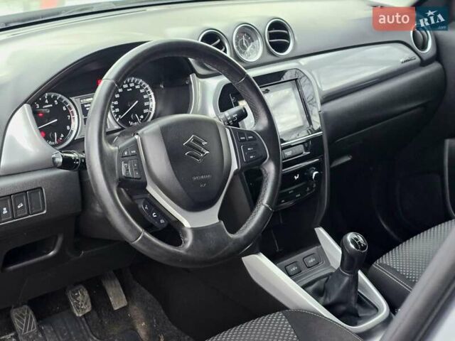 Сірий Сузукі Вітара, об'ємом двигуна 1.59 л та пробігом 111 тис. км за 8700 $, фото 13 на Automoto.ua