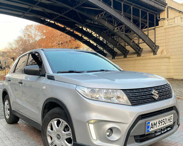 Серый Сузуки Витара, объемом двигателя 1.59 л и пробегом 147 тыс. км за 13500 $, фото 2 на Automoto.ua