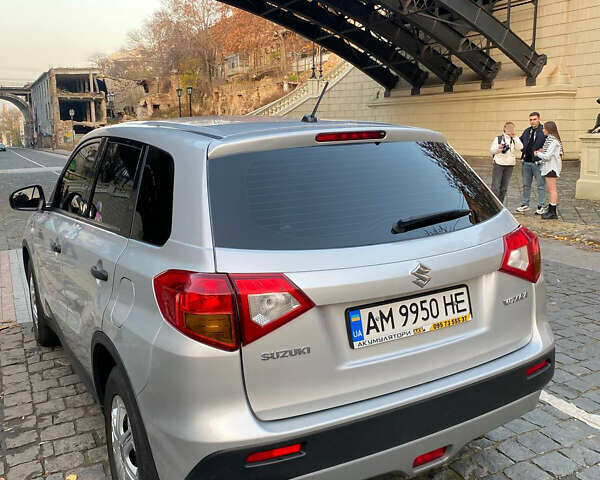 Серый Сузуки Витара, объемом двигателя 1.59 л и пробегом 147 тыс. км за 13500 $, фото 7 на Automoto.ua