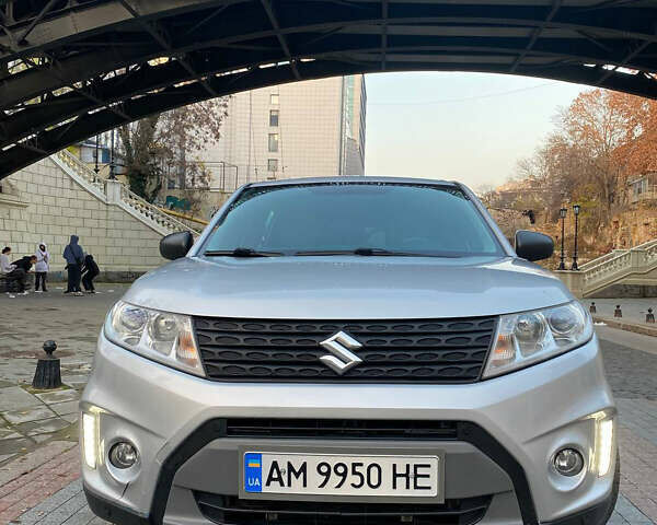 Серый Сузуки Витара, объемом двигателя 1.59 л и пробегом 147 тыс. км за 13500 $, фото 1 на Automoto.ua