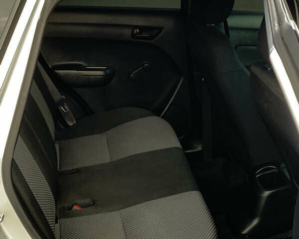 Серый Сузуки Витара, объемом двигателя 1.59 л и пробегом 147 тыс. км за 13500 $, фото 11 на Automoto.ua