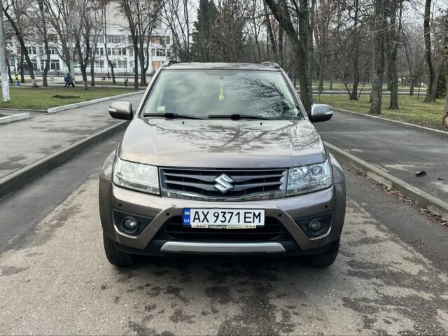 Серый Сузуки Витара, объемом двигателя 2.4 л и пробегом 120 тыс. км за 9800 $, фото 2 на Automoto.ua