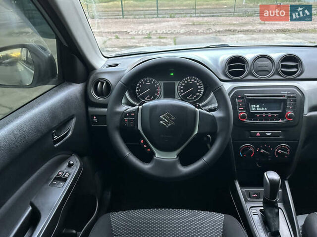 Серый Сузуки Витара, объемом двигателя 1.6 л и пробегом 140 тыс. км за 12400 $, фото 13 на Automoto.ua