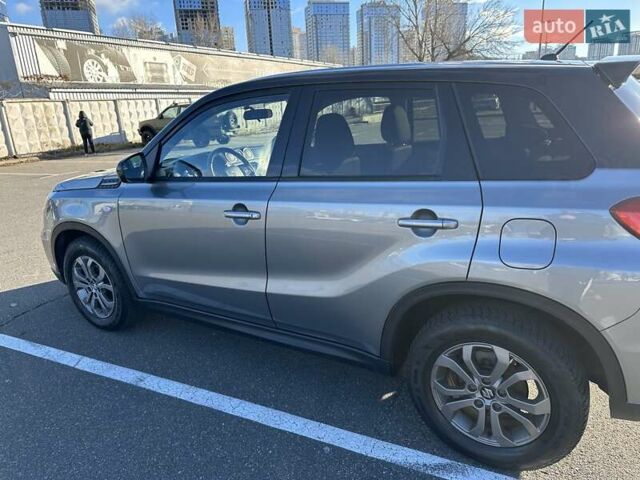 Серый Сузуки Витара, объемом двигателя 1.59 л и пробегом 158 тыс. км за 14800 $, фото 7 на Automoto.ua