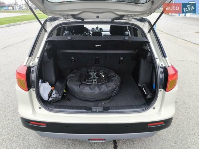 Серый Сузуки Витара, объемом двигателя 1.59 л и пробегом 130 тыс. км за 17500 $, фото 12 на Automoto.ua